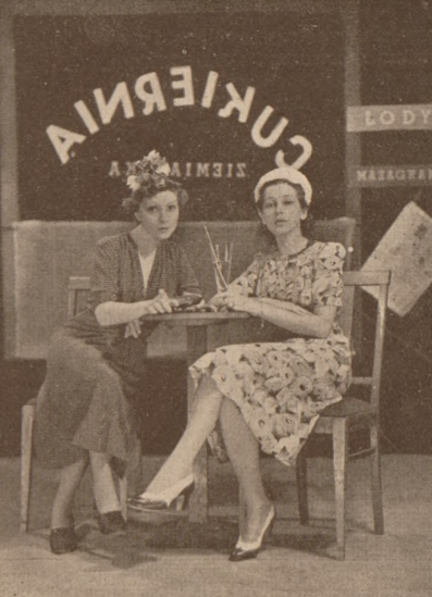 H. Kamińska i H. Grossówna na scenie t. Małe Qui Pro Quo (Świat, nr 24, 1938)