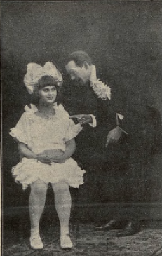 J. Kozłowska i L. Sempoliński w operetce Czar Walca w t. Nowości Kraków (1925) (Nowości Ilustrowane 1925, nr 26)