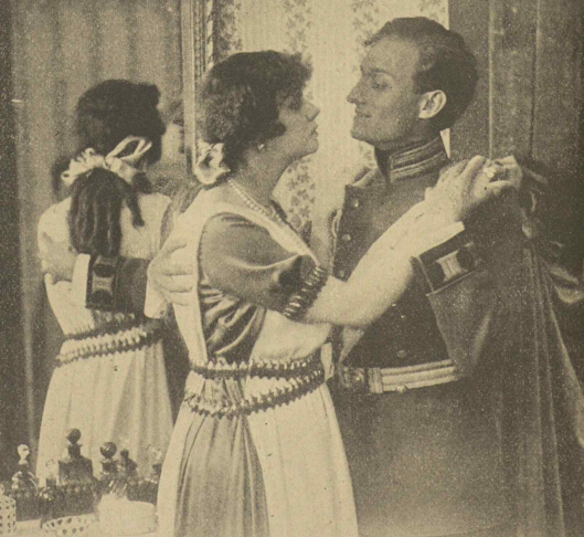 J. Szllinżanka W. Biegański w filmie Carewicz (Świat, nr 33, 1918)