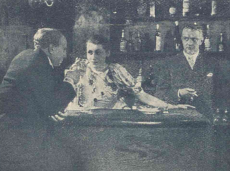 J. Woskowski, A. Żeliska, F. Brodniewicz w sztuce Dziewczęta i oni T. Polski Warszawa (Świat, nr 34, 1936)
