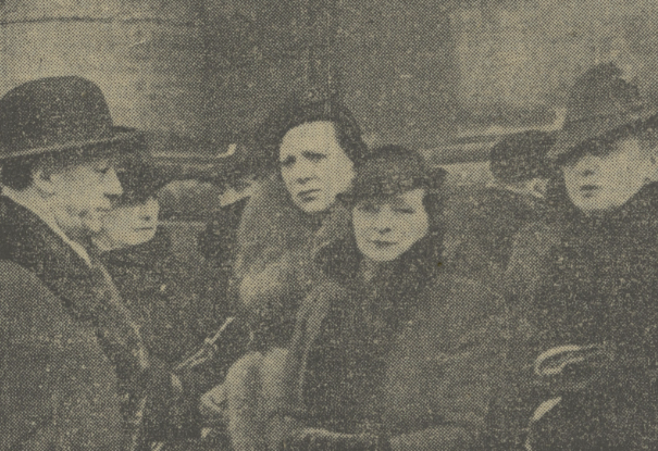 K. Tom, J. Sokołowska, A. Lawińska, J. Macherska (Dobry wieczór! Kurier czerwony nr 42, 1938)