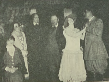 K. Żbikowska, B. Wojciechowska, Z. Biesiadecki, F. Ryll, Z. Biesiadecki, J. Nowacki w przedstawieniu Głuszec T. Polski Poznań ( Świat, nr 39, 1926)