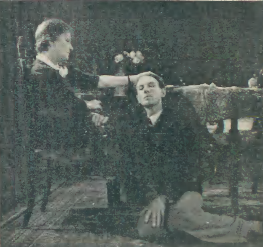 M. Gella (Matka) Z. Ziembiński (Adrian) w sztuce Powrót mamy T. Nowy Warszawa (Świat, nr 40 ,1935)