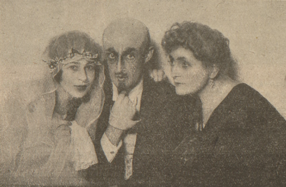 M. Kamińska (Helena Kurnicka), W. Biegański ( Dorowski), S. Słubicka (Emilia Kurnicka) w sztuce Wesele Fonsia (T. Polski Warszawa, 1920) (Świat, nr 39 1920)