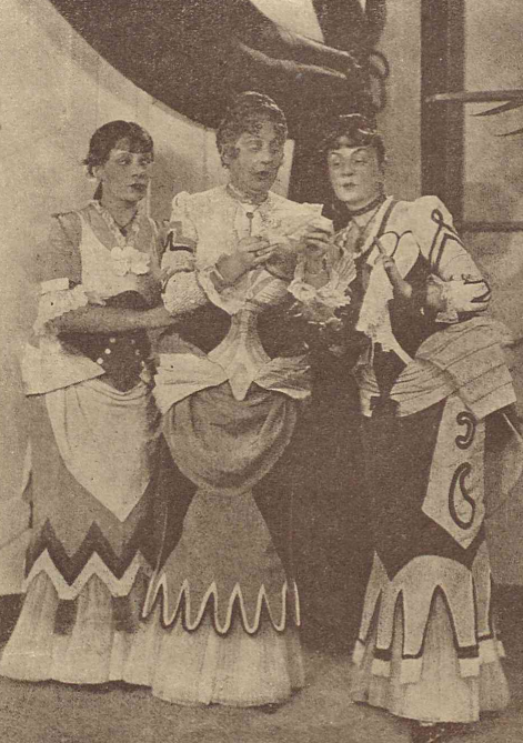 M. Żabczyńska, J. Macherska, M. Gella w sztuce Żołnierz królowej Madagaskaru T. Letni Warszawa (Świat, nr 51 - 52, 1936)