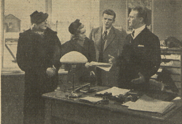 M. Ćwiklińska, R. Radojewska, A. Brodzisz, S. Sielański w filmie Pan redaktor szaleje (1937)
