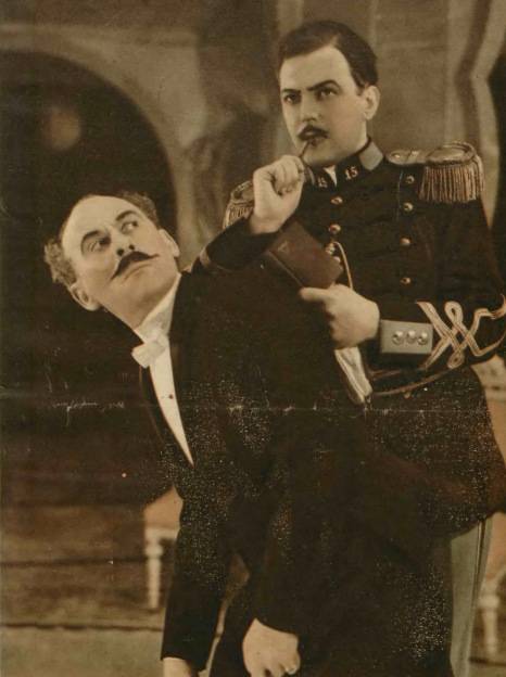 Michał Znicz i Aleksander Żabczyński w sztuce Dama od Maxima T. Letni Warszawa (Kino, nr 47, 1938)