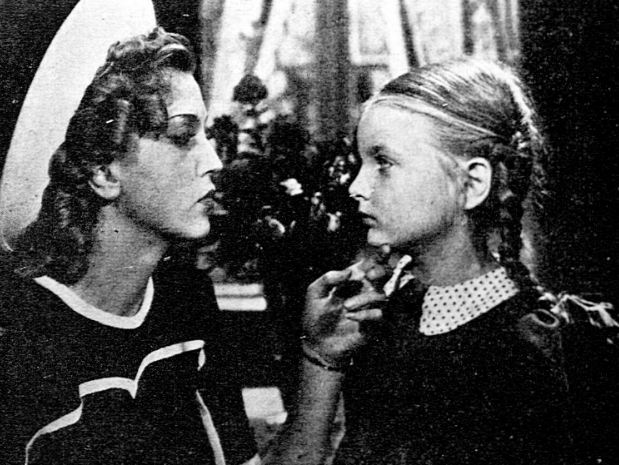 Tamara Wiszniewska i M. Broniewska w filmie Przez łzy do szczęścia (1939)