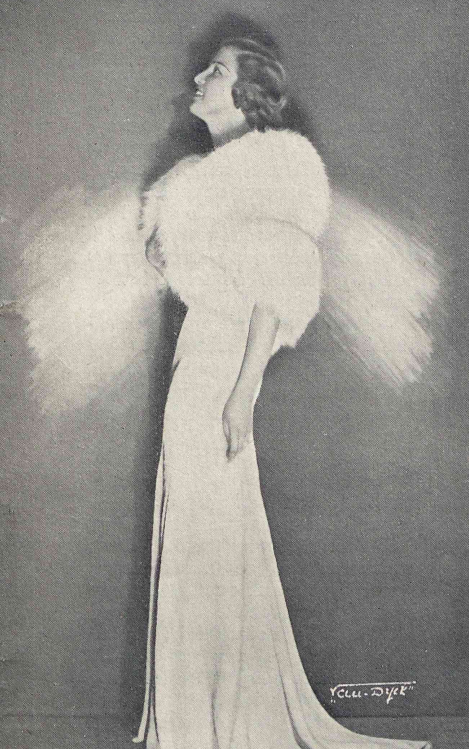 Vera Bobrowska na Balu mody w Warszawie (Świat nr 4, 1934)