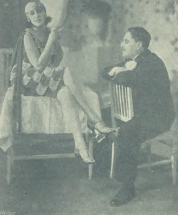 Zofia Jaroszewska (Helena Łośnicka), Mieczysław Myszkiewicz (Jan Kozłowski) w sztuce Uśmiech losu T. Narodowy Warszawa (Świat nr 52, 1926)