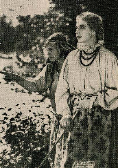 Zorika Szymańska w filmie Halka (Ilustracja nr 50,52, 1930)
