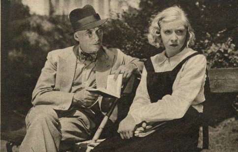 Jadwiga Andrzejewska i Antoni Różycki w scenie z filmu Dziewczęta z Nowolipek 1937