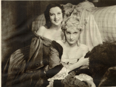 Maria Balcerkiewiczówna i Luisa Claudius w scenie z filmu August Mocny 1936