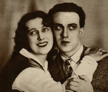 Maria Balcerkiewiczówna i Karol Benda w sztuce Dar miłości ( T. Ziemi Pomorskiej Toruń 1927 )