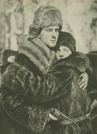Adam Brodzisz i Jadwiga Smosarskaw scenie z filmu Na Sybir 1930 
