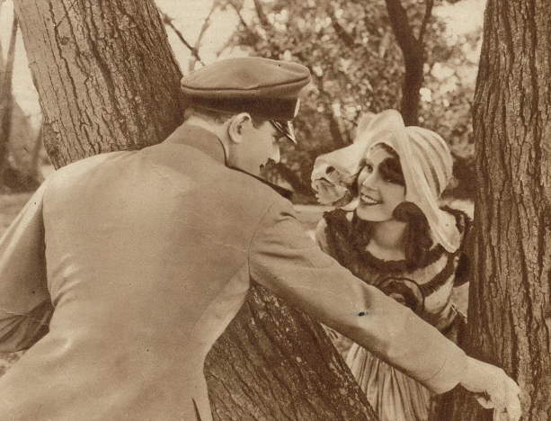 Adam Brodzisz i Nora Ney w scenie z filmu Uroda życia (1929)