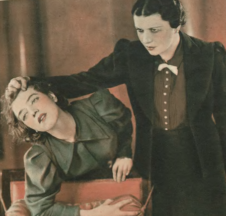 Jolanta Skubniewska i Irena Grywińska w scenie z przedstawienia Tajemnica lekarska T.Kameralny Warszawa 1938