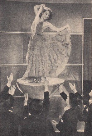 Loda Halama w scenie z filmu Kłamstwo Krystyny 1939