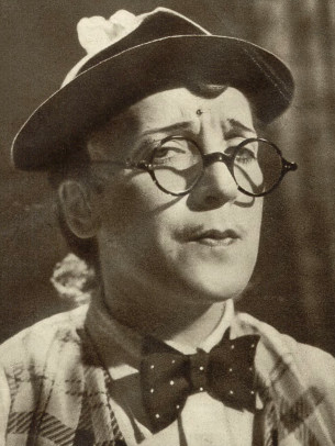 Dora Kalinówna w scenie z filmu Tajemnica panny Brinx 1936