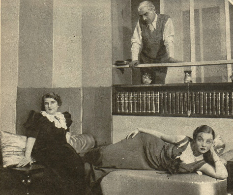 Stanisława Mazarakówna Wacław Ścibor Nina Andryczówna w scenie z przedstawienia Mecz małżeński ( T.Miejski Wilno 1935 )