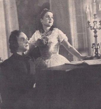 Irena Paszkowska ( Solange )  Zygmunt Rewkowski ( Chopin ) w sztuce pt. Lato w Nohant - J. Iwaszkiewicza ( T. Polski Poznań 1939 )