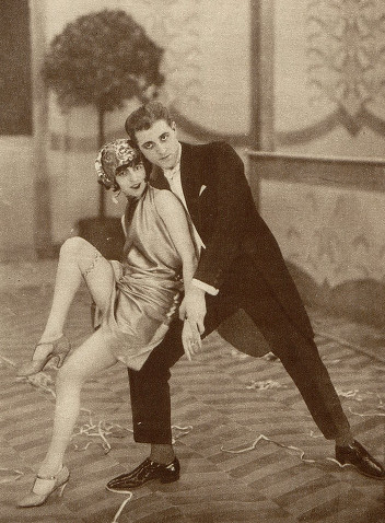 Justyna Czartorzyska i Aleksander Suchcicki w sztuce pt. Uśmiech losu ( T.im. Słowackiego Kraków 1927 )