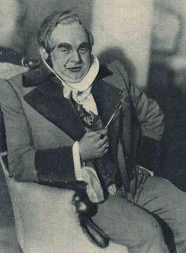 Kazimierz Szubert w tytułowej roli w sztuce Pan Geldhab (T.Miejski Łódź 1932)