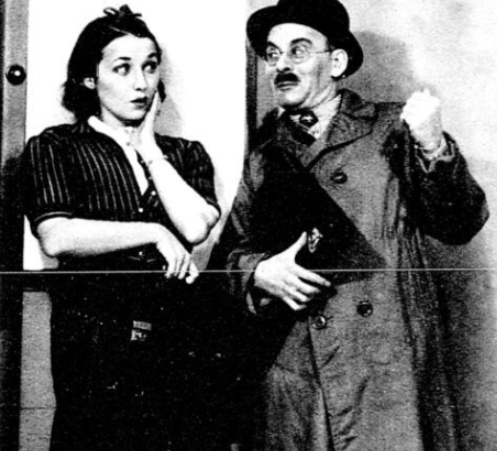 Karin Tiche ( Jasia ) i Michał Znicz w sztuce Porwanie Sabinek ( T.Buffo Warszawa 1939 )