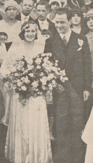 Ślub Lody Halamy i hr. Andrzeja Dembińskiego w kościele Św. Aleksandra w Warszawie dnia 2. 07. 1930 (Świat, nr 28, 1930)