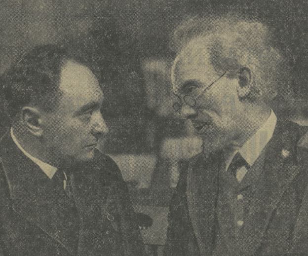 A. Bednarczyk i B. Hertz (autor) podczas omawiania przedstawienia Młody las T. Narodowy Warszawa (Kurier czerwony nr 239, 1930)